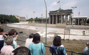 The Brandenburg Gate and the Berlin Wall are pictured in Berlin July 12, 1986. The prayer intentions written by Germans for the 2017 Week of Prayer for Christian Unity call to mind the Berlin Wall. (CNS photo/Wolfgang Kumm, EPA) See VATICAN-LETTER-UNITY-WEEK Jan. 12, 2017.