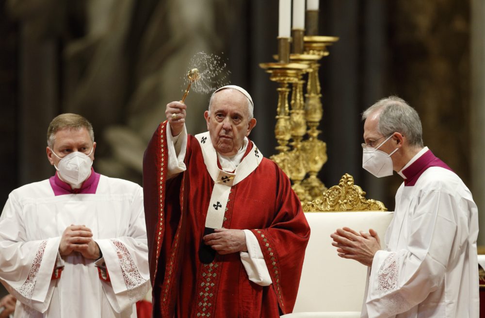 Pope Francis Sprinkles Holy Water As He Celebrates Pentecost Mass In St ...